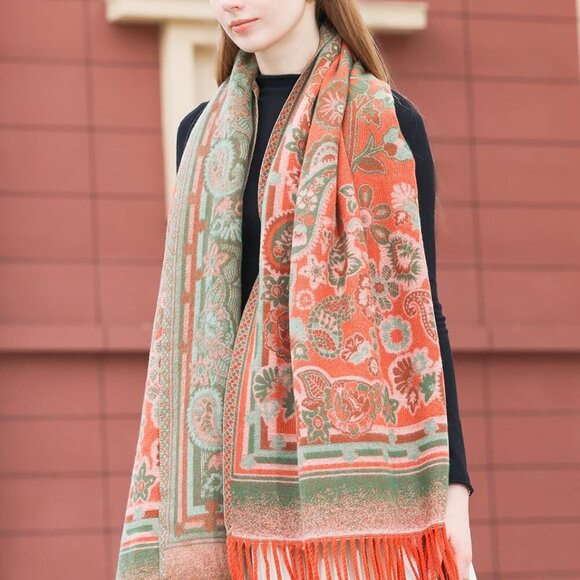 Luxurious Jacquard Scarf: Cozy Vintage Paisley Wrap for Winter Elegance - Picture 5 of 9